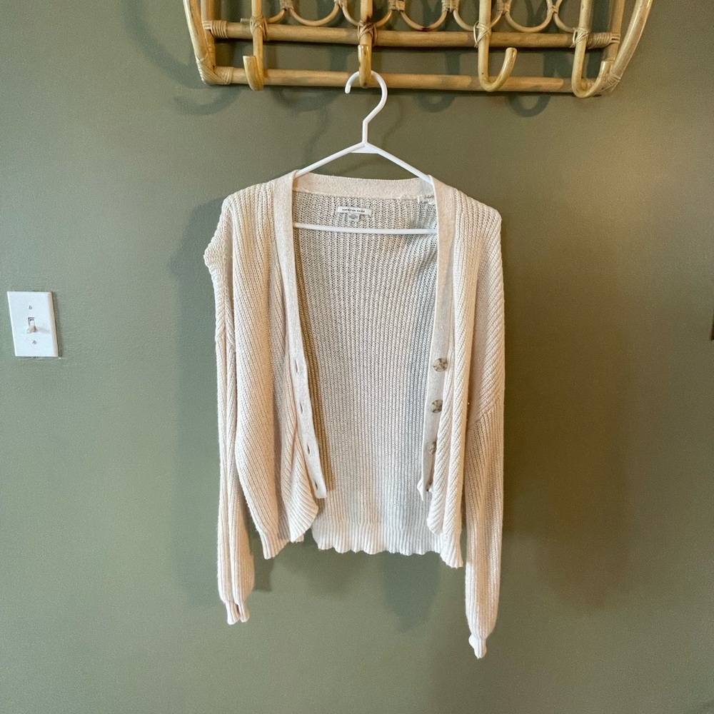 White/cream cardigan